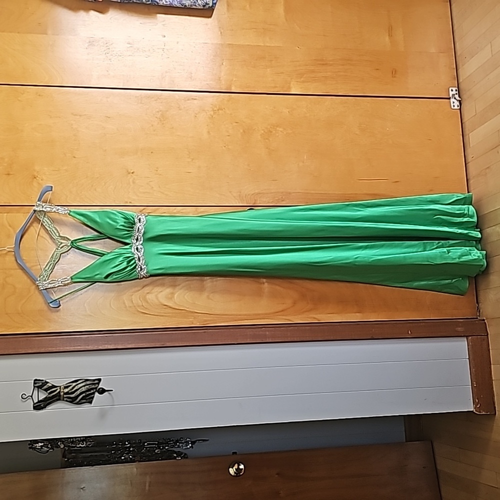 Faviana gorgeous green gown